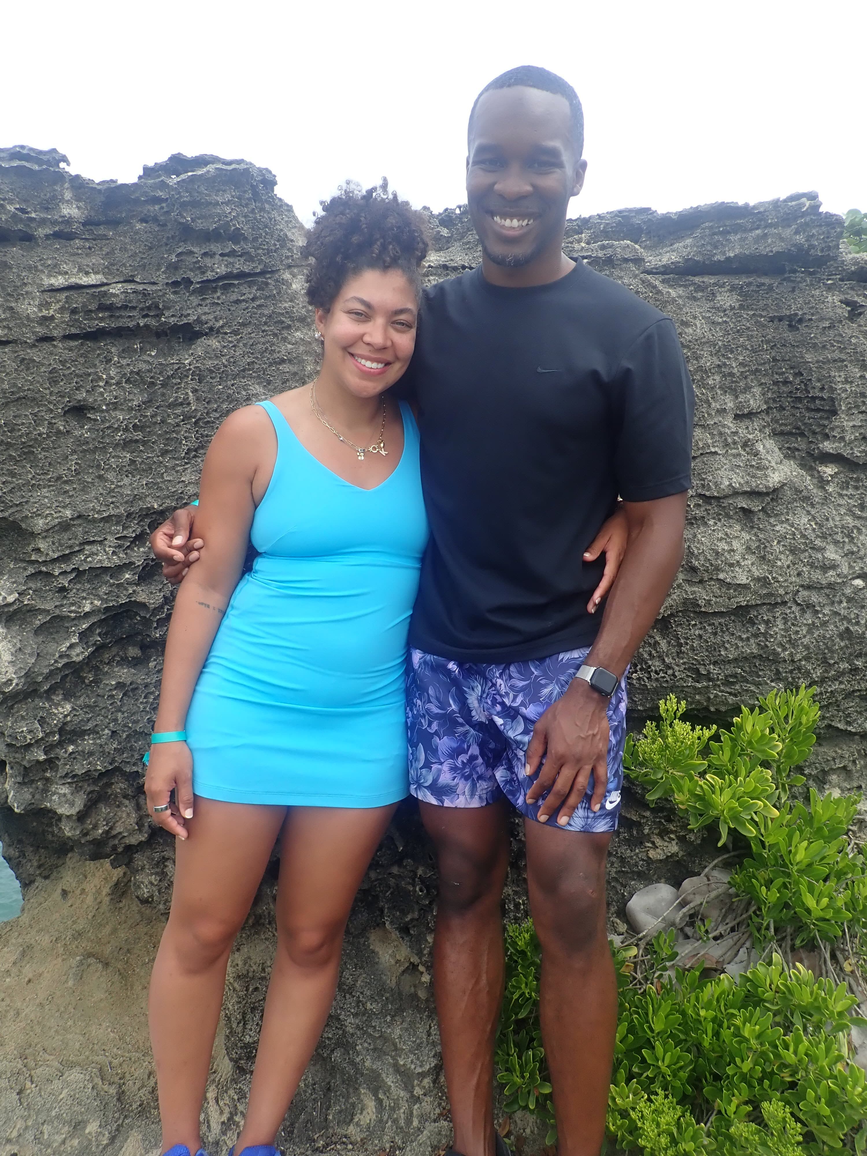 Couple on the limestone coast at Cueva del Indio